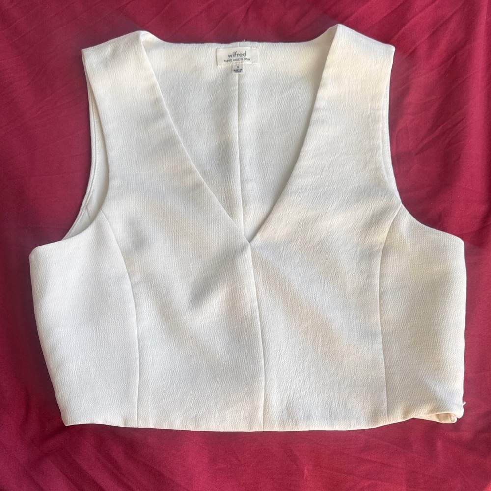 Wilfred Cream V-Neck Crop Top